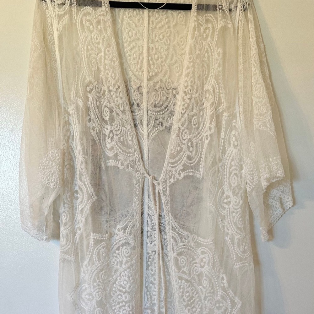 Upcycled Vintage White Lace kimono with vintage JANIS JOPLIN patch